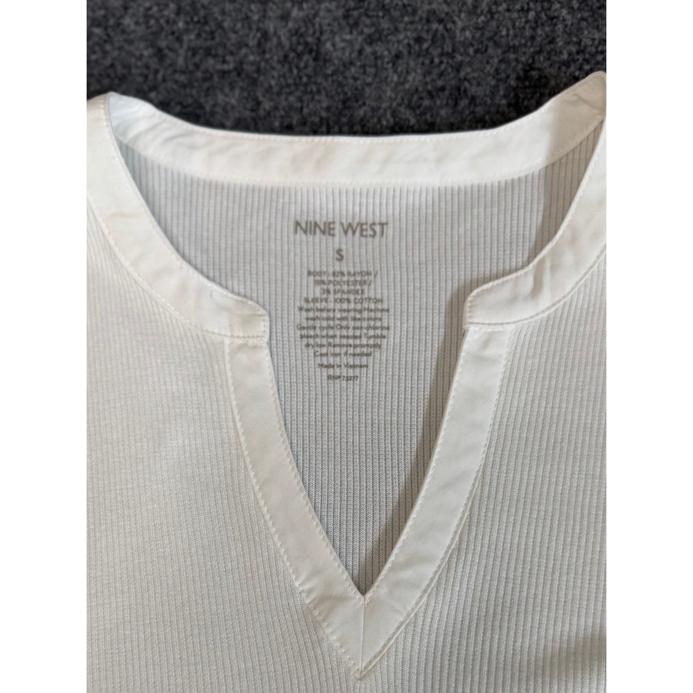 Nine West Womens White Ribbed Eyelet Puff Sleeve Split Neck Top Small NWT - Picture 2 of 5